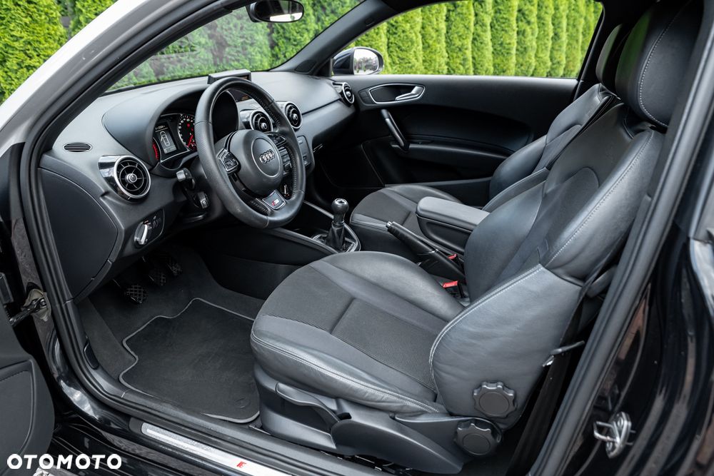 Audi A1 Sportback 1.4 TFSI S line Sportpaket - 17