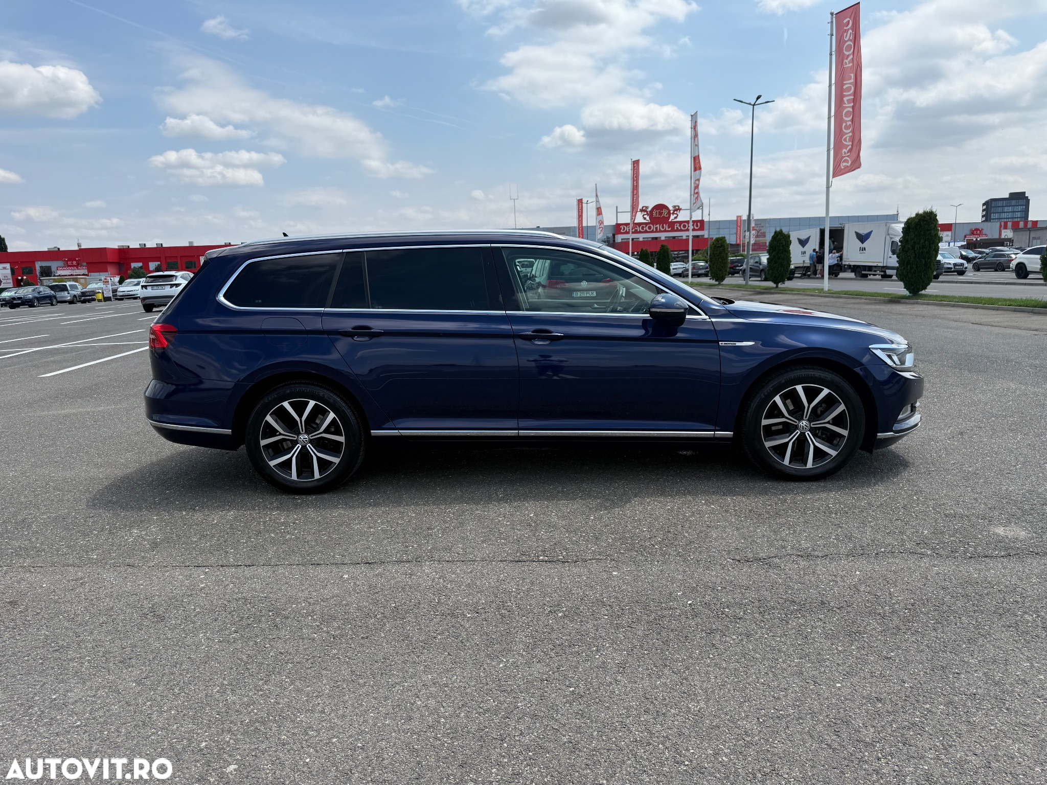Volkswagen Passat Variant 2.0 TDI DSG 4Motion Highline - 13