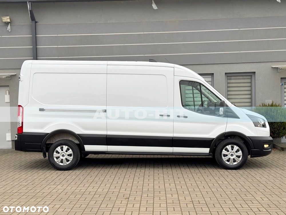 Ford Transit - 12