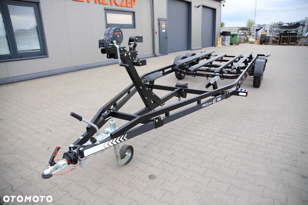 Lorries Przyczepa Podłodziowa PP25-8025 w Kolorze Czarnym Do Łodzi Max 7.8 M DMC 2700 kg Tylne Lampy LED - 13