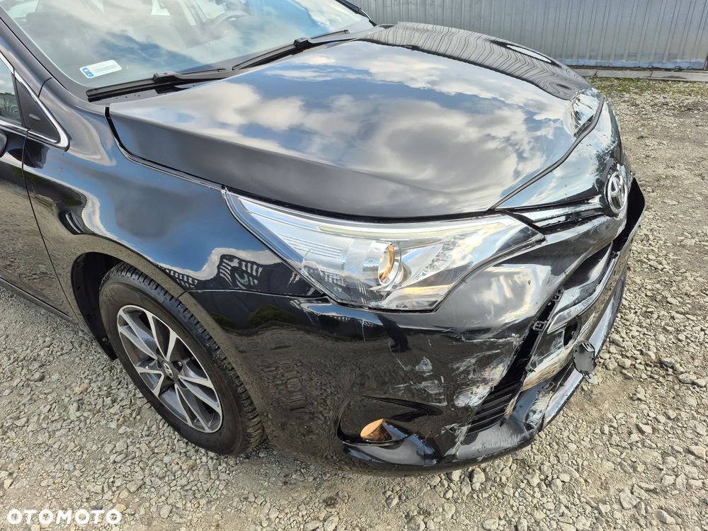 Toyota Avensis 1.6 D-4D Premium - 16