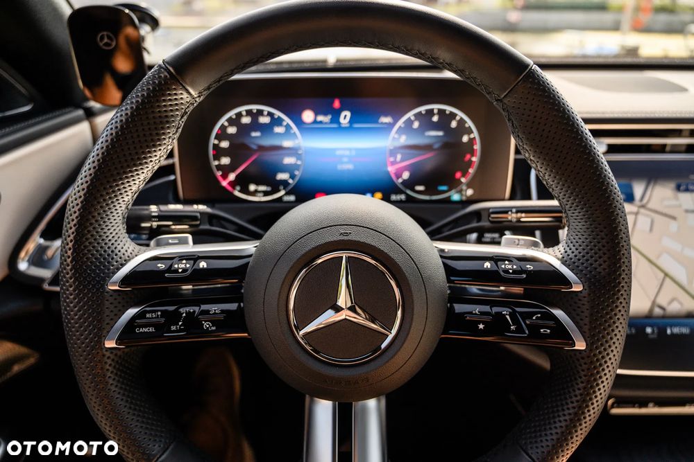 Mercedes-Benz Klasa E 200 mHEV 4-Matic AMG 9G-Tronic - 21