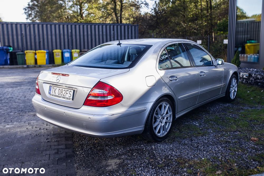 Mercedes-Benz Klasa E 500 Avantgarde - 28