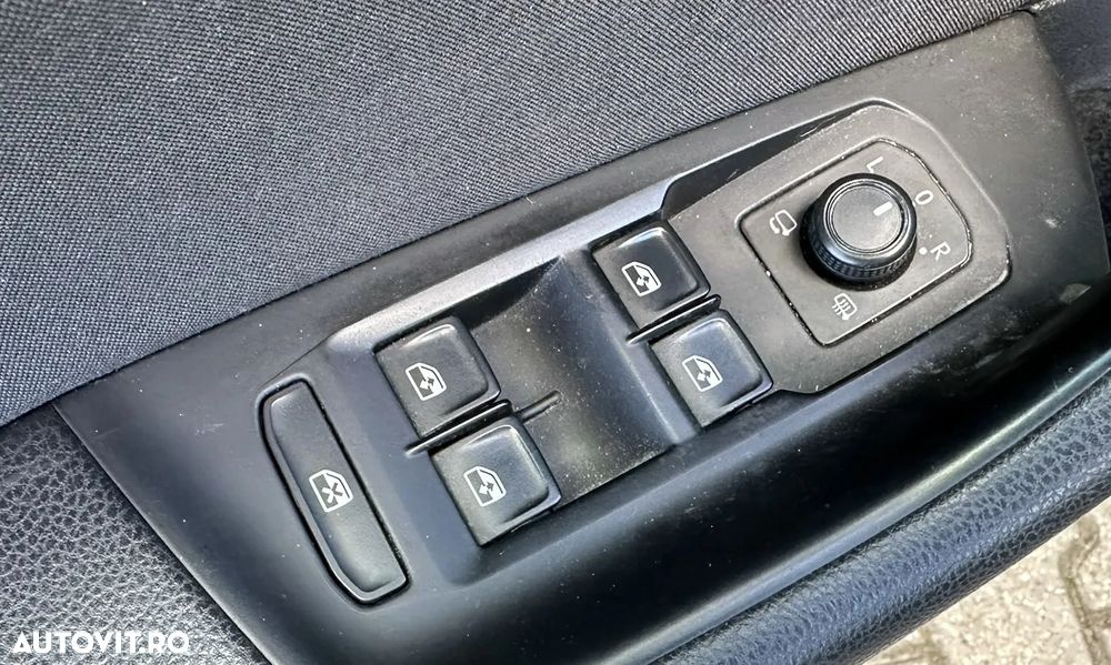 Volkswagen Passat - 33