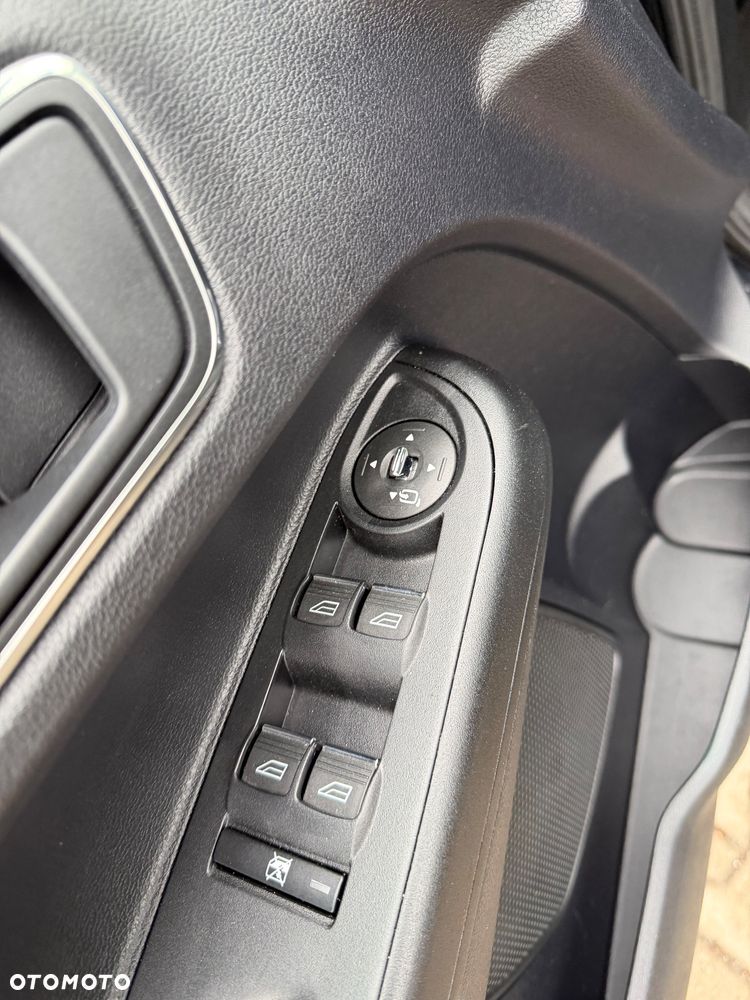 Ford B-MAX 1.6 TDCi SYNC Edition - 17