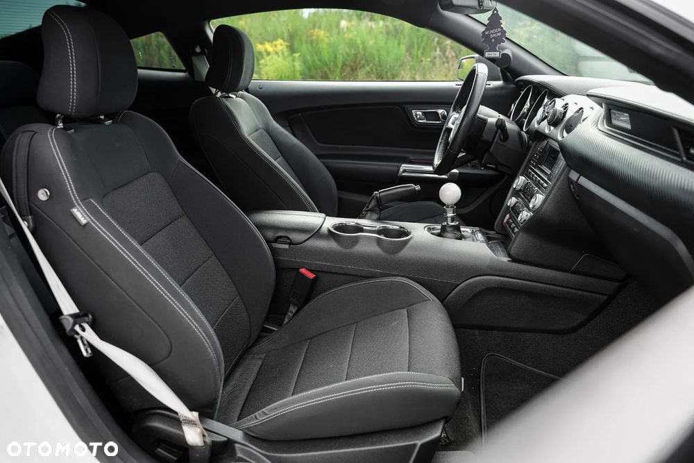 Ford Mustang - 20