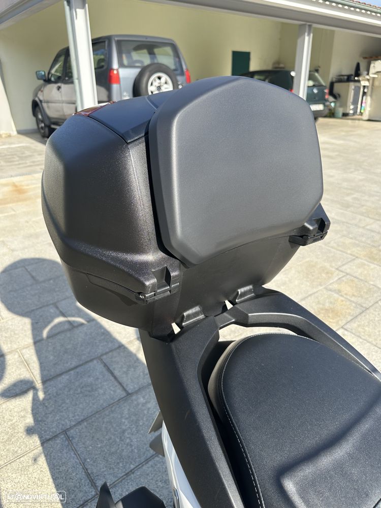 Yamaha NMAX 125 com Pack Urban - 24