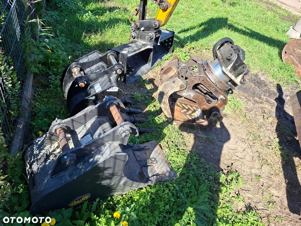JCB 110W HYDRADIG - 17