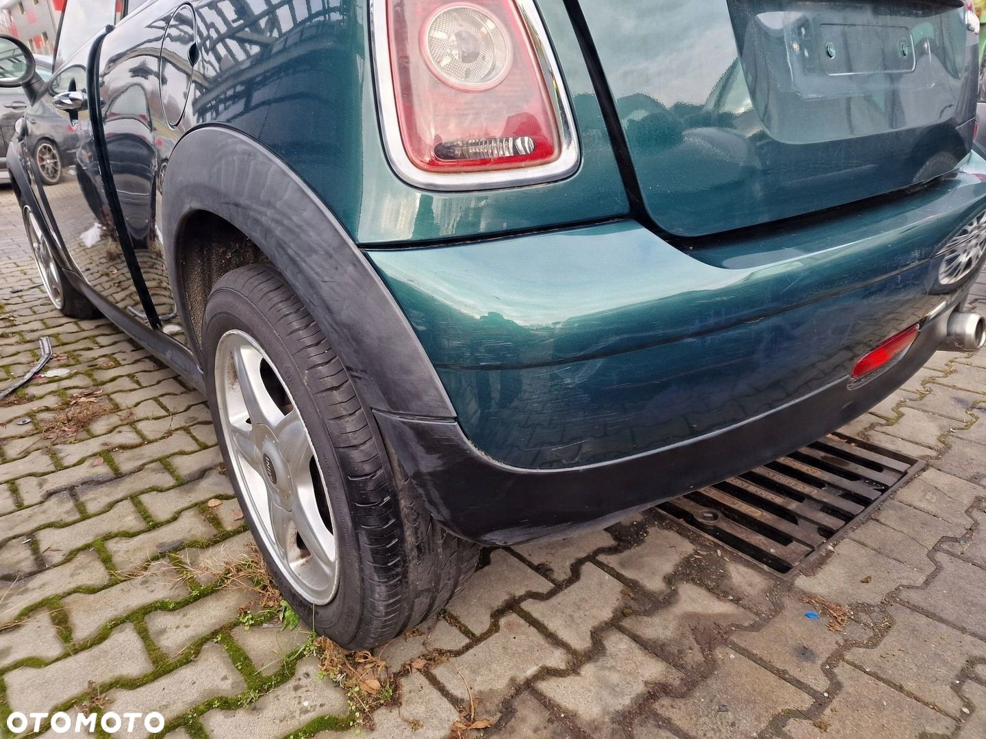 MINI ONE COOPER R56 2006-2010 ZDERZAK TYŁ A67 ZIELONY A67/6 - 7