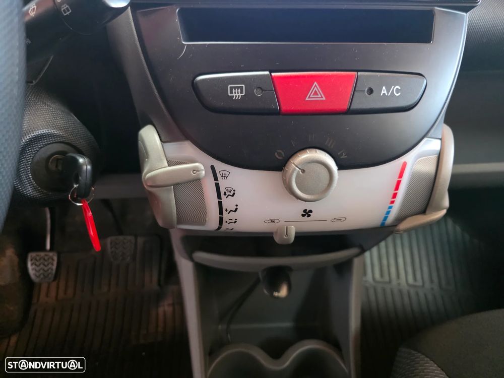 Toyota Aygo 1.0 + AC - 14