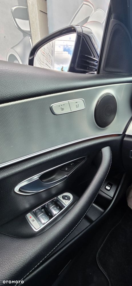 Mercedes-Benz Klasa E 220 d 9G-TRONIC - 23