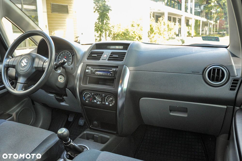 Suzuki SX4 1.5 Streetline 4x2 Classic - 10