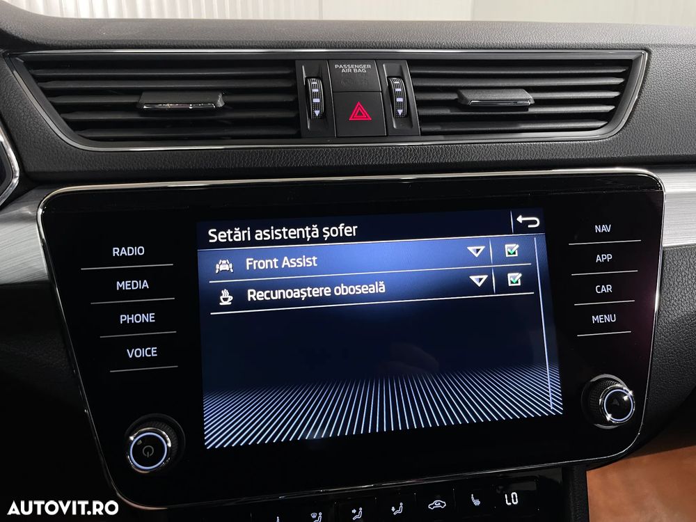 Skoda Superb 2.0 TDI DSG Ambition - 17
