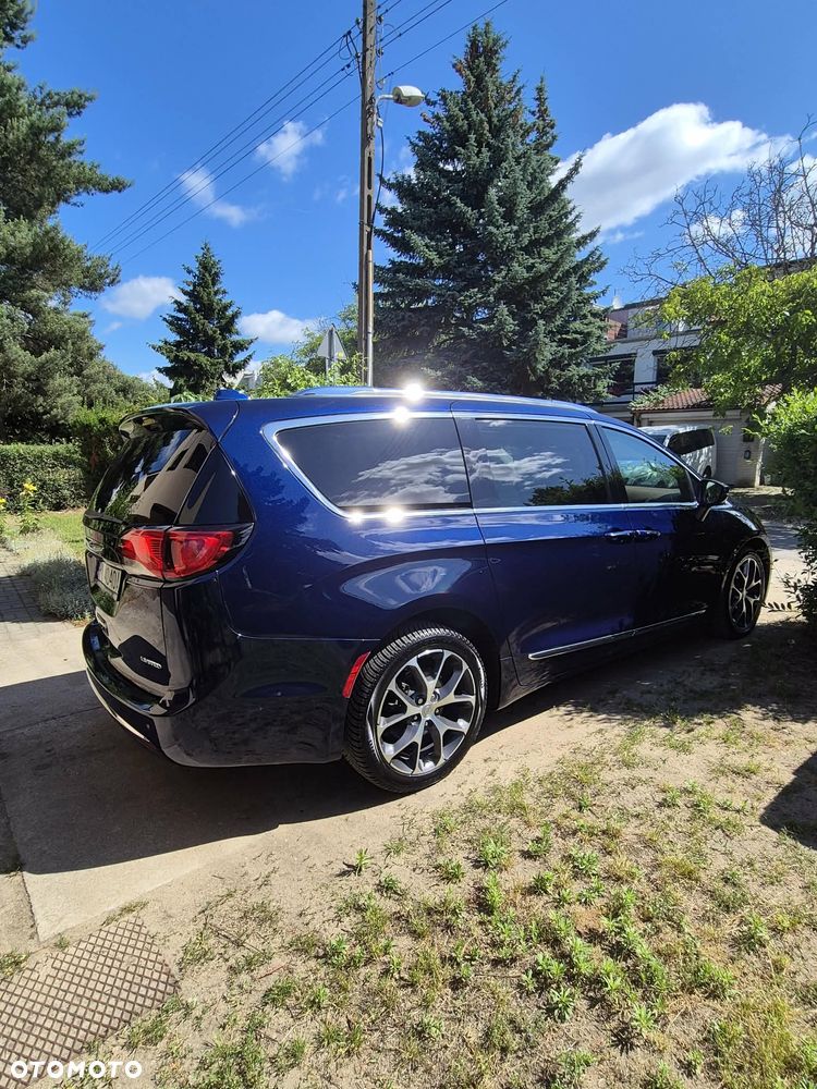 Chrysler Pacifica - 2