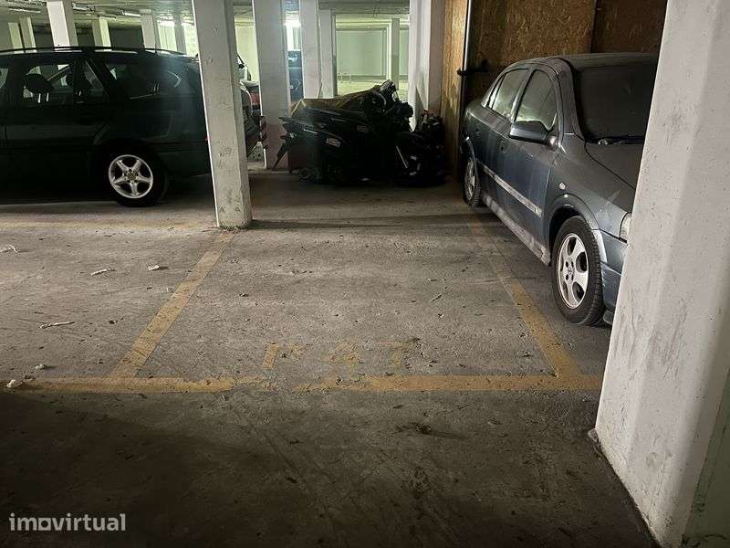 Estacionamento em condominio fechado - Grande imagem: 3/8