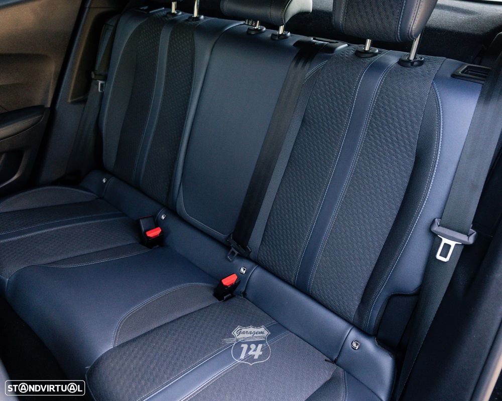 Peugeot e-2008 Allure Pack - 14