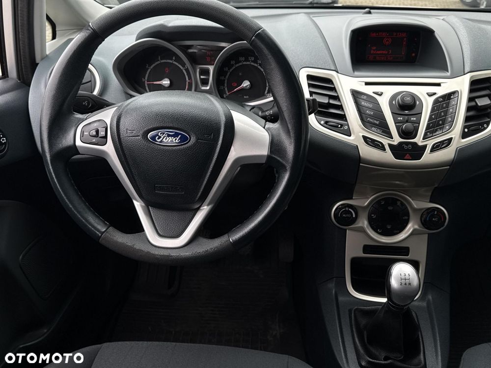 Ford Fiesta 1.25 Ghia - 12