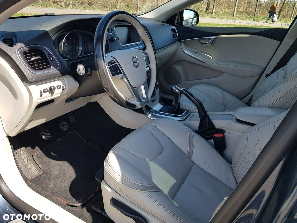 Volvo V40 D3 Ocean Race - 10