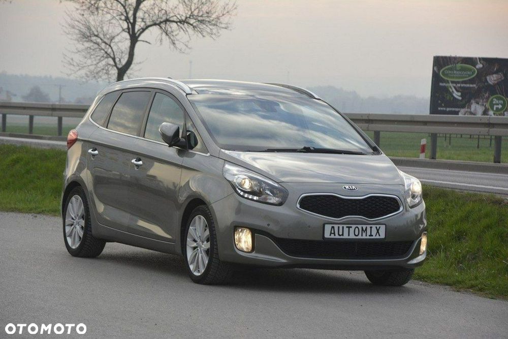 Kia Carens 1.7 CRDi L 7os - 13