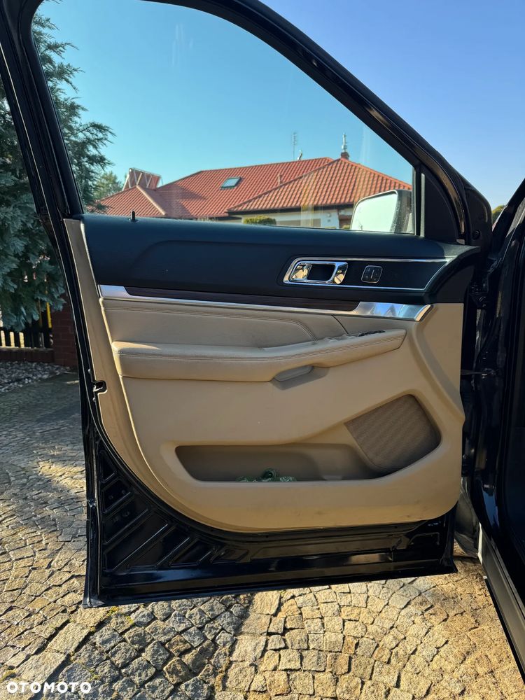 Ford Explorer - 20