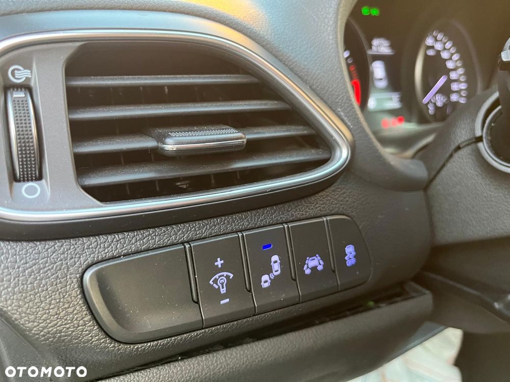 Hyundai i30 1.4 T-GDI Premiere Luxury - 10