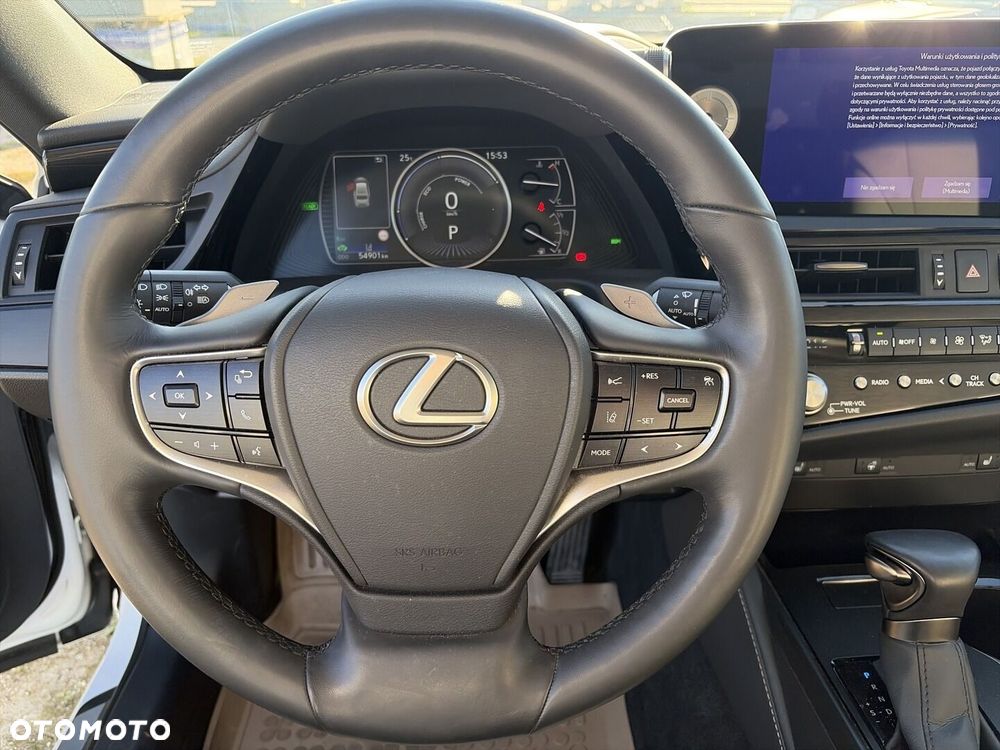 Lexus ES 300h Business Edition - 18