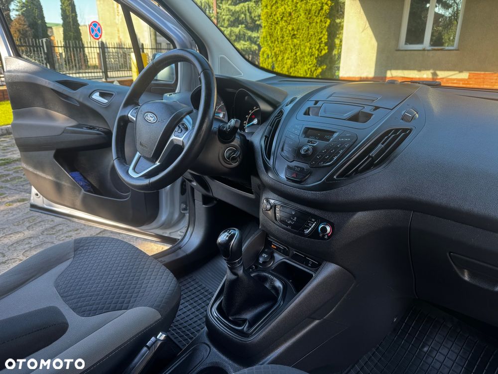 Ford Tourneo Courier 1.0 EcoBoost S&S Ambiente - 9