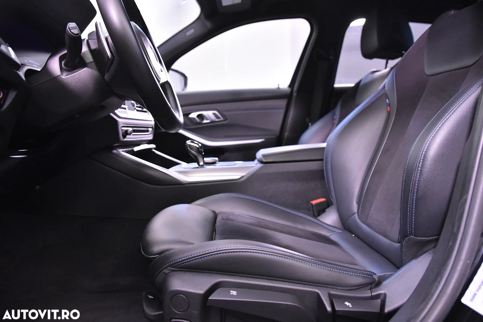 BMW Seria 3 320i Touring Aut. M Sport - 24