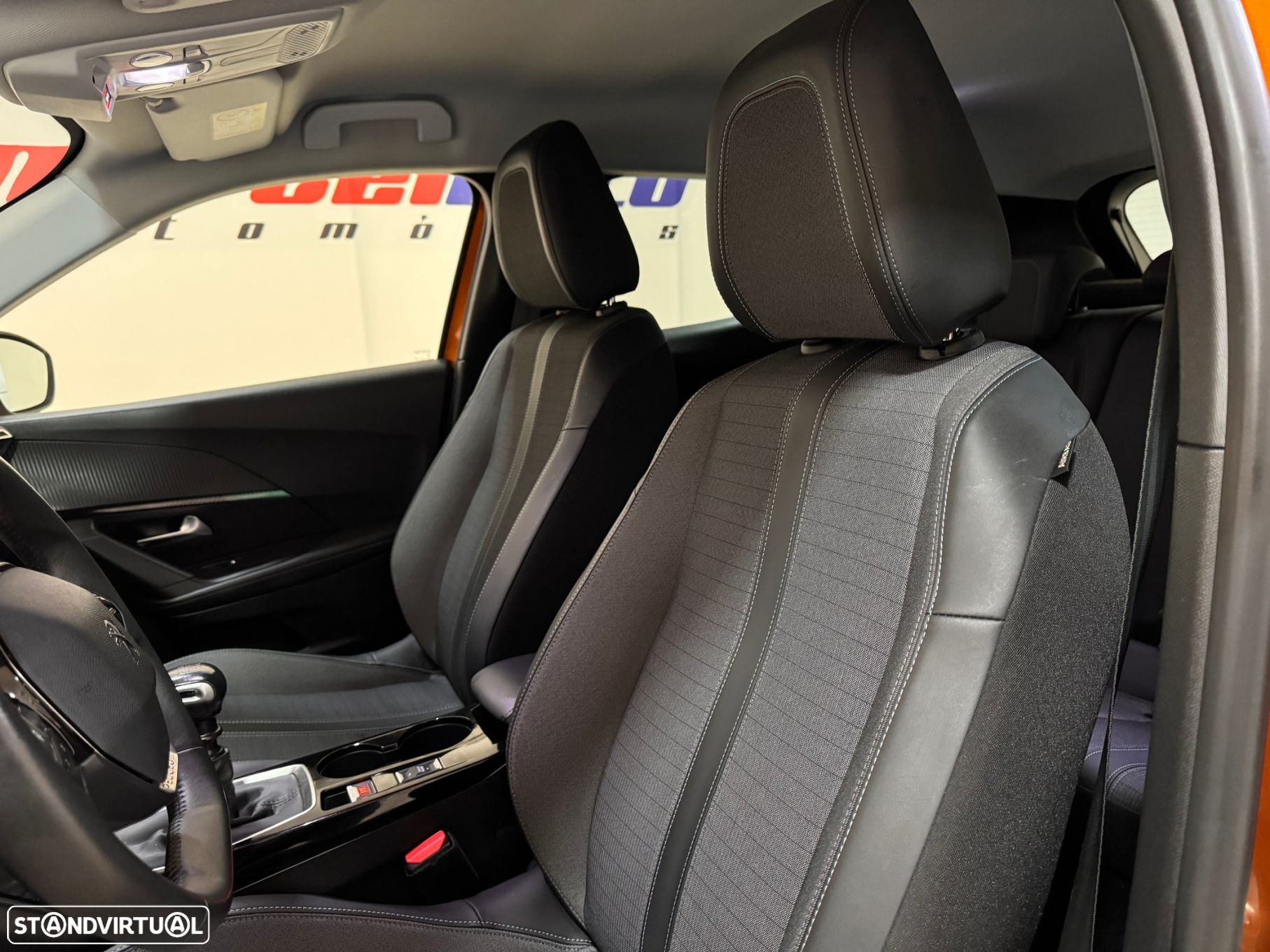 Peugeot 2008 1.2 PureTech Allure Pack - 14
