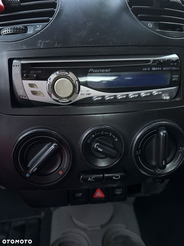 Volkswagen New Beetle - 3