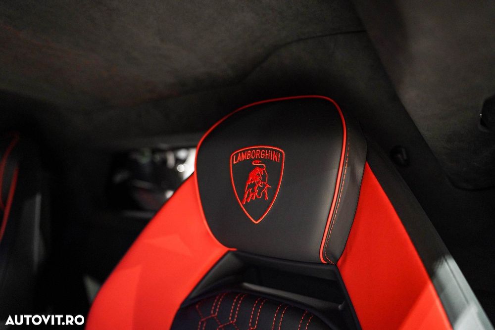 Lamborghini Revuelto - 17