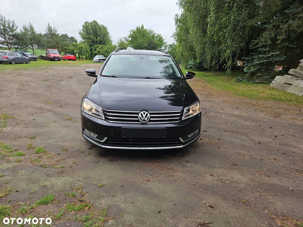 Volkswagen Passat - 1
