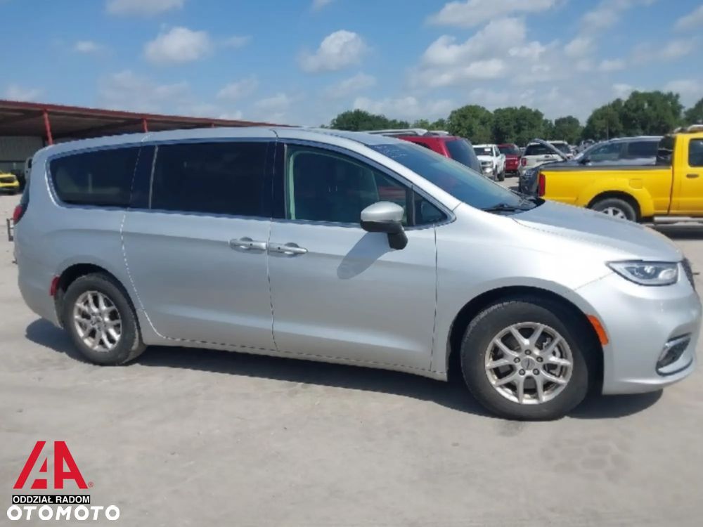 Chrysler Pacifica - 2