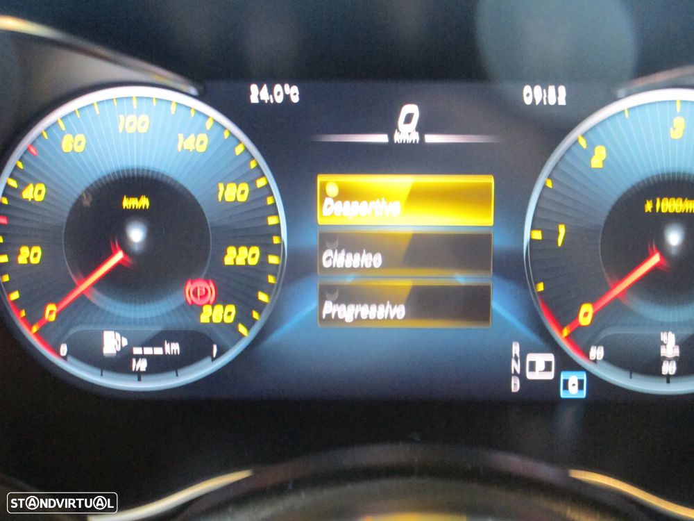 Mercedes-Benz C 220 d Cabrio 9G-Tronic AMG Line Plus - 32
