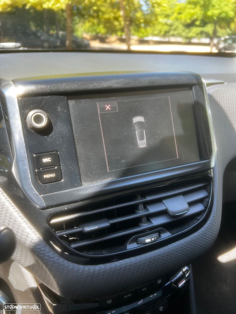 Peugeot 2008 1.2 PureTech Allure - 20