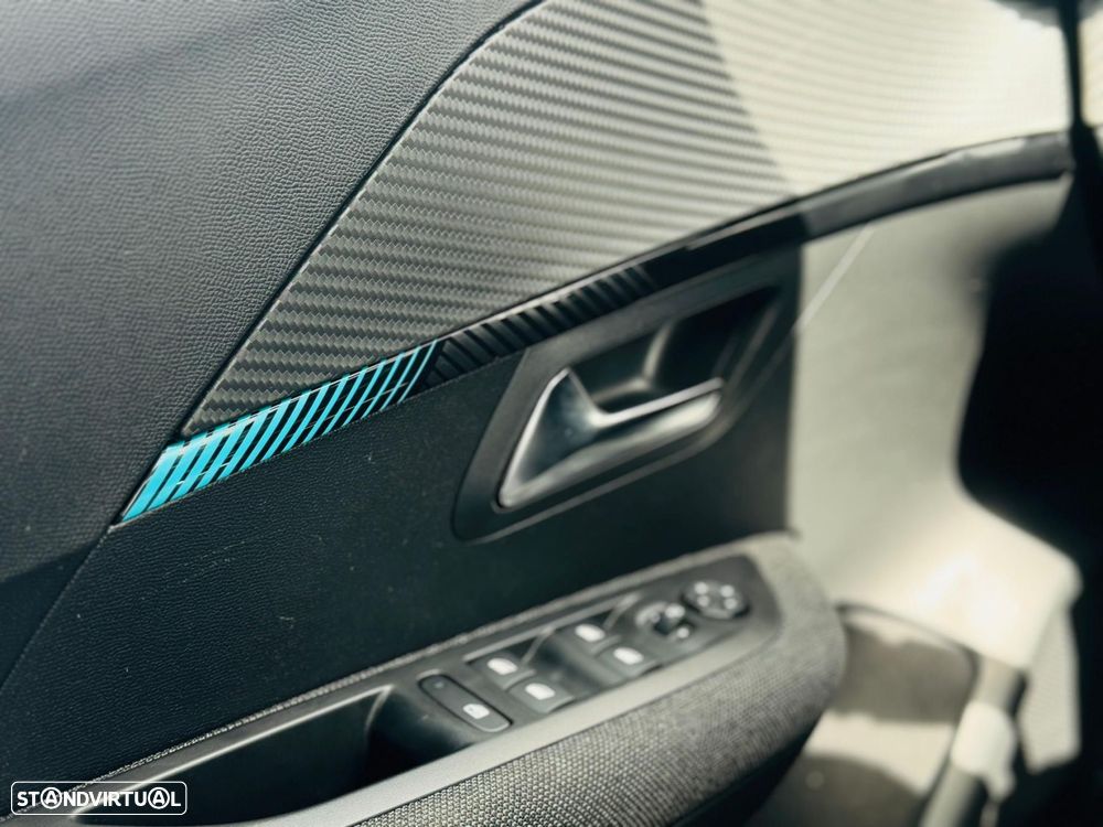 Peugeot 208 1.2 PureTech Allure - 24
