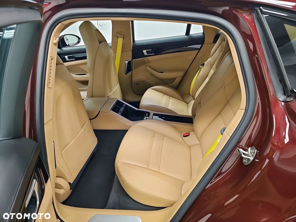 Porsche Panamera Standard - 11