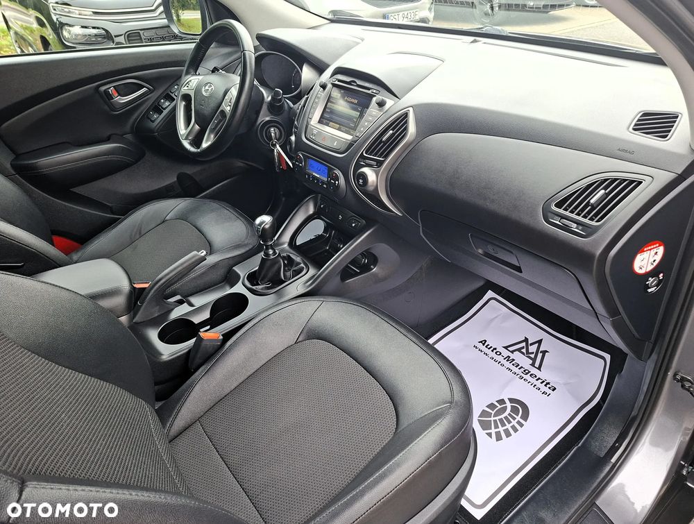 Hyundai ix35 1.7 CRDi 2WD Fifa World Cup Edition - 27