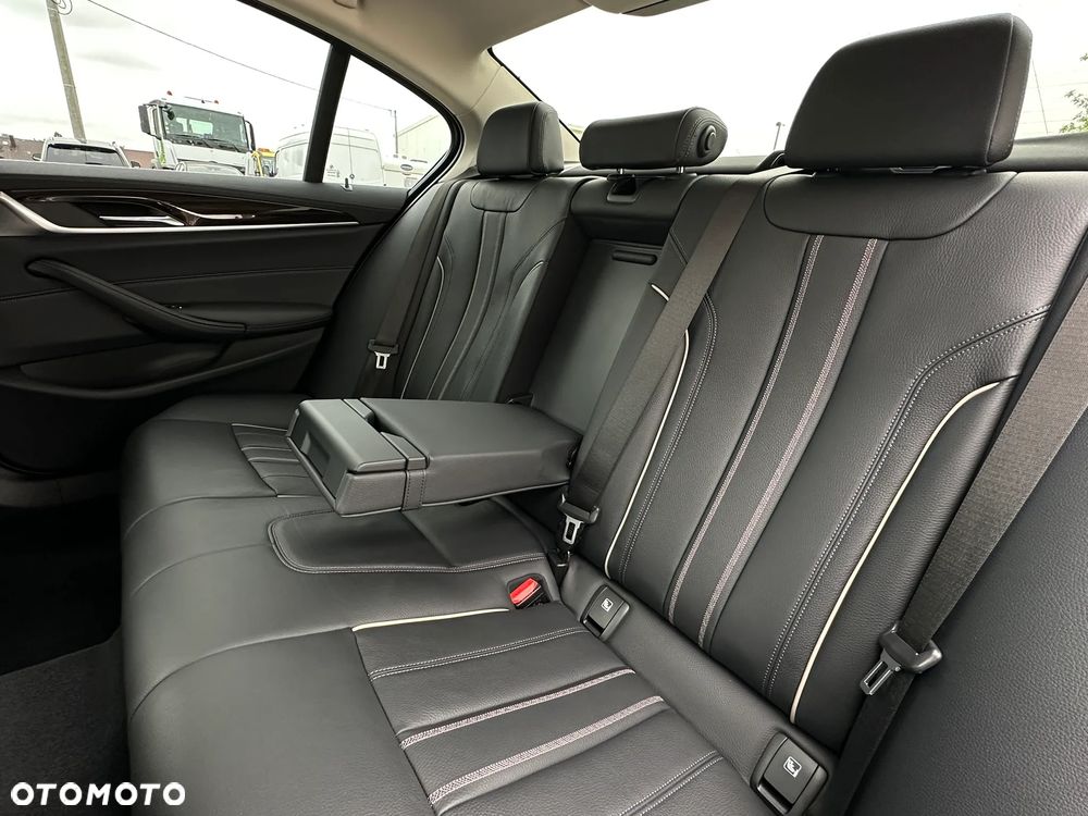 BMW Seria 5 530d xDrive mHEV Luxury Line - 19