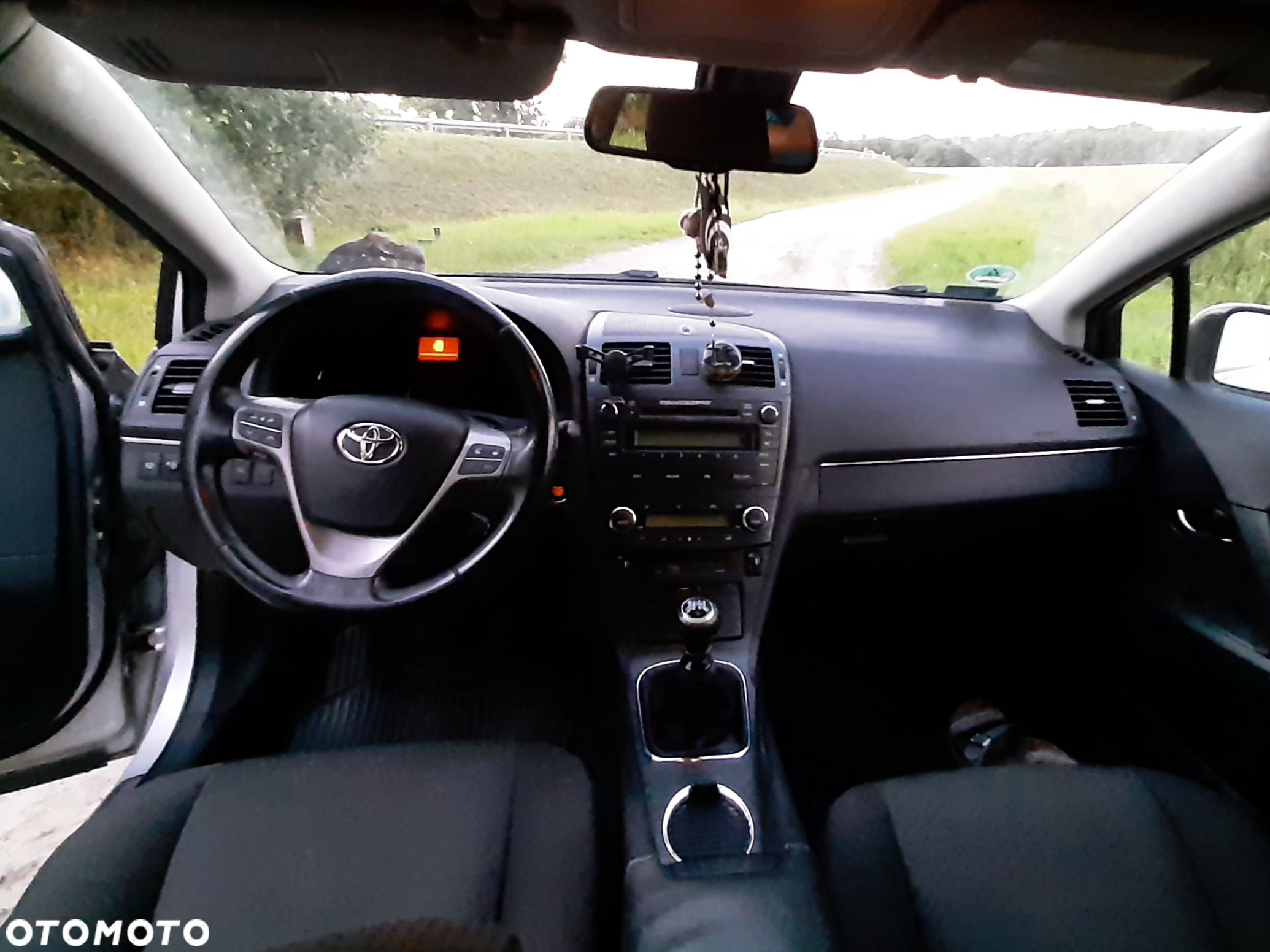 Toyota Avensis Combi 1.8 Comfort - 8