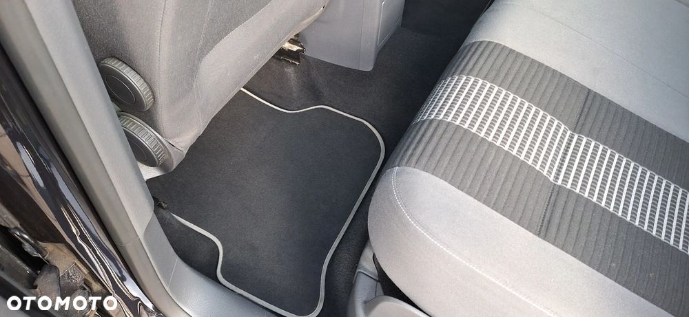 Volkswagen Golf Plus 1.6 Trendline - 32