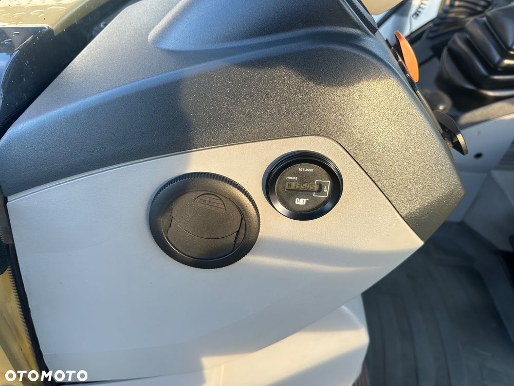 Caterpillar Cat 428 E - 23