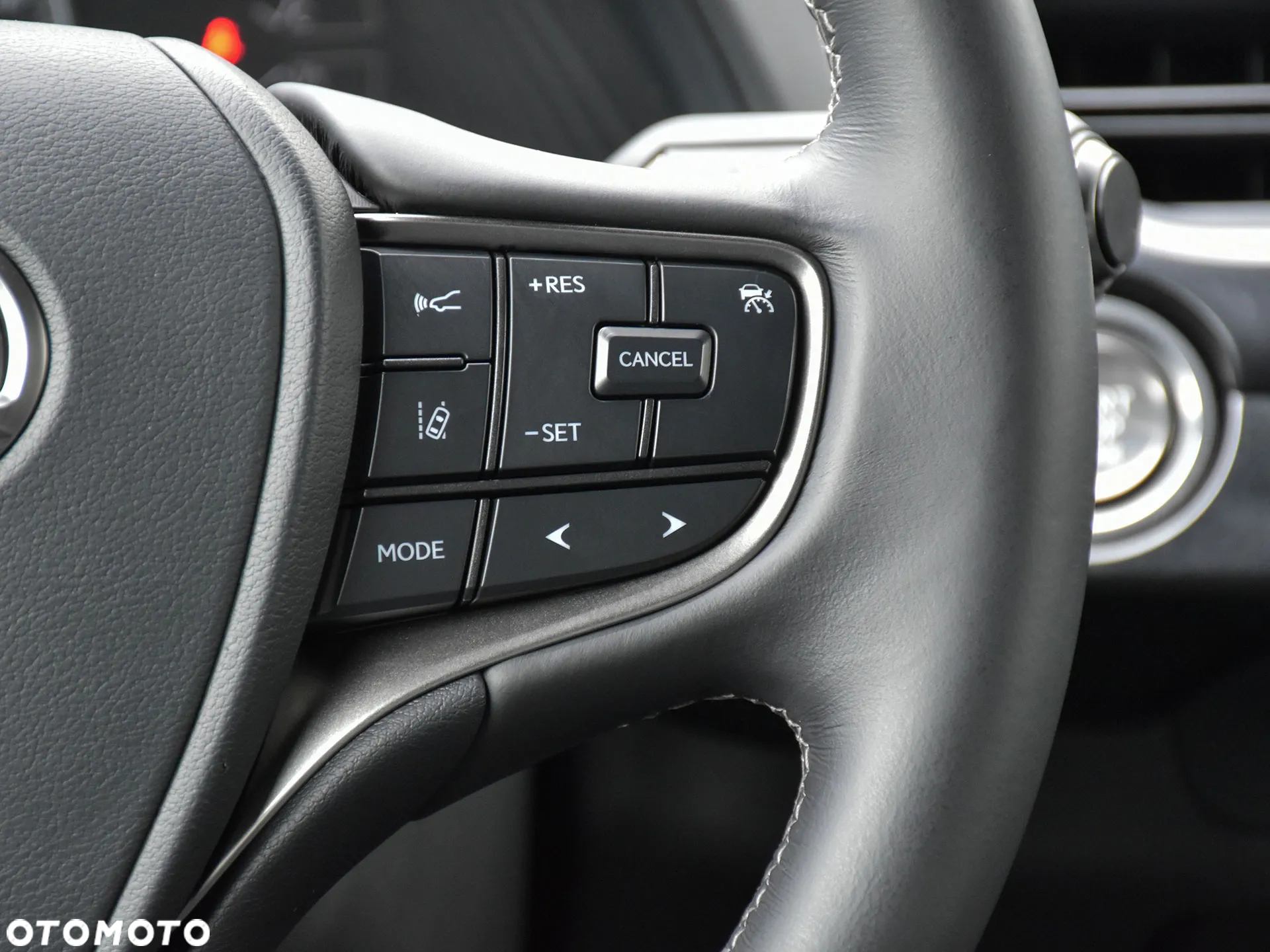 Lexus UX 200 GPF Business 2WD - 35