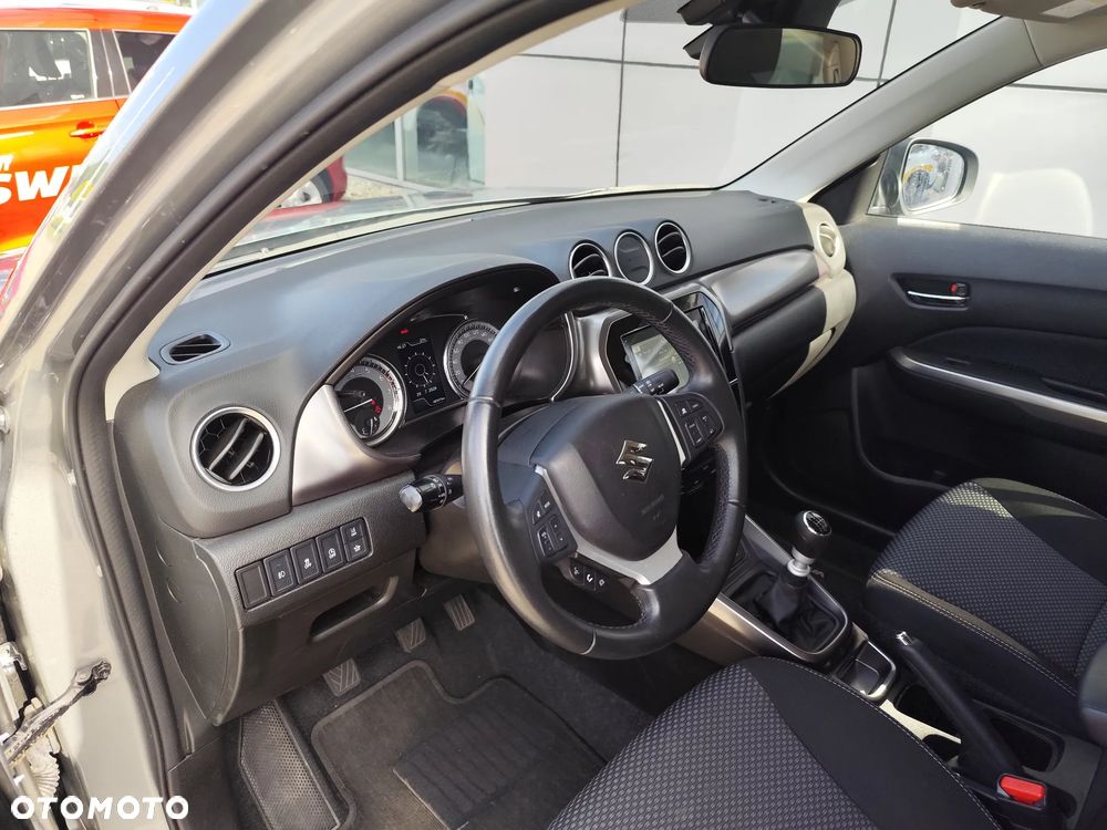 Suzuki Vitara 1.4 Boosterjet SHVS Premium 2WD - 9