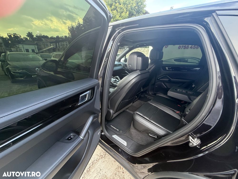 Porsche Cayenne Standard - 12