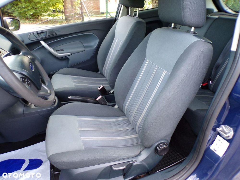 Ford Fiesta - 22