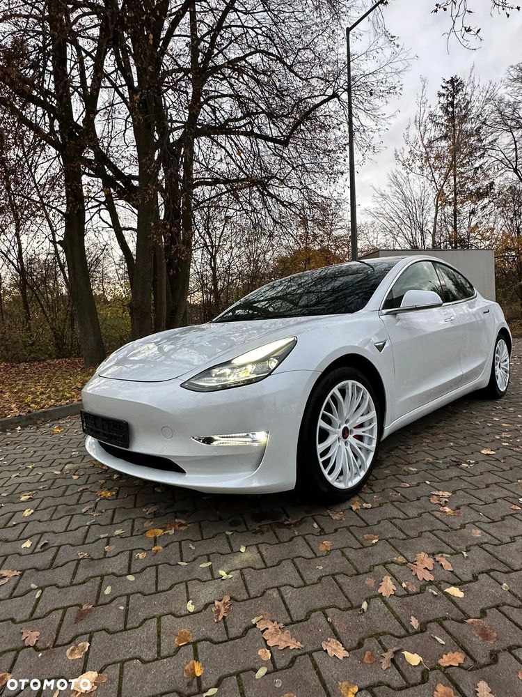 Tesla Model 3 - 8