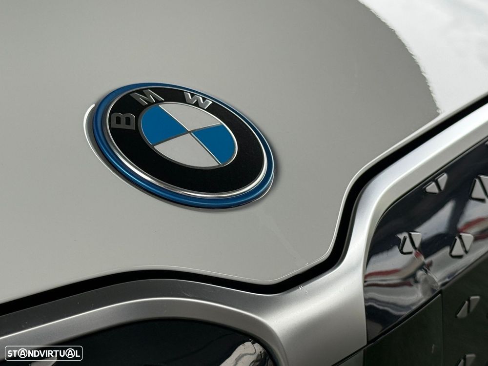 BMW iX1 eDrive20 Pack Desportivo M - 24