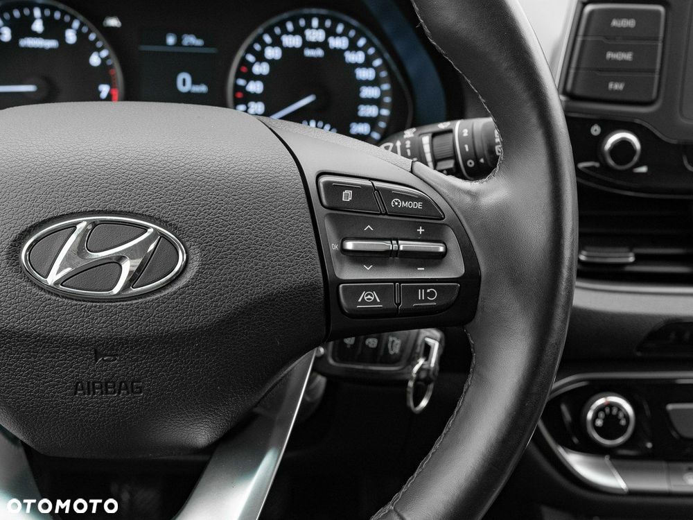 Hyundai i30 1.5 DPI Classic + - 18