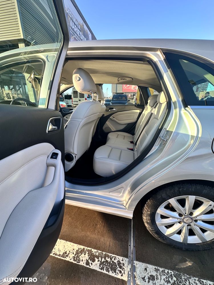 Mercedes-Benz B 180 - 11